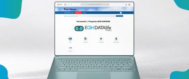 Portátil que mostra a aula virtual para os cursos de EDIH DATAlife