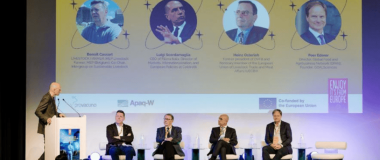 En la imagen, de izquierda a derecha:  Andrea Bertaglio, Benoît Cassart, Heinz Osterloh, Luigi Scordamaglia y Peer Ederer.